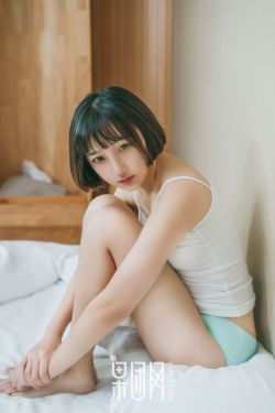 摸摸胸动态图